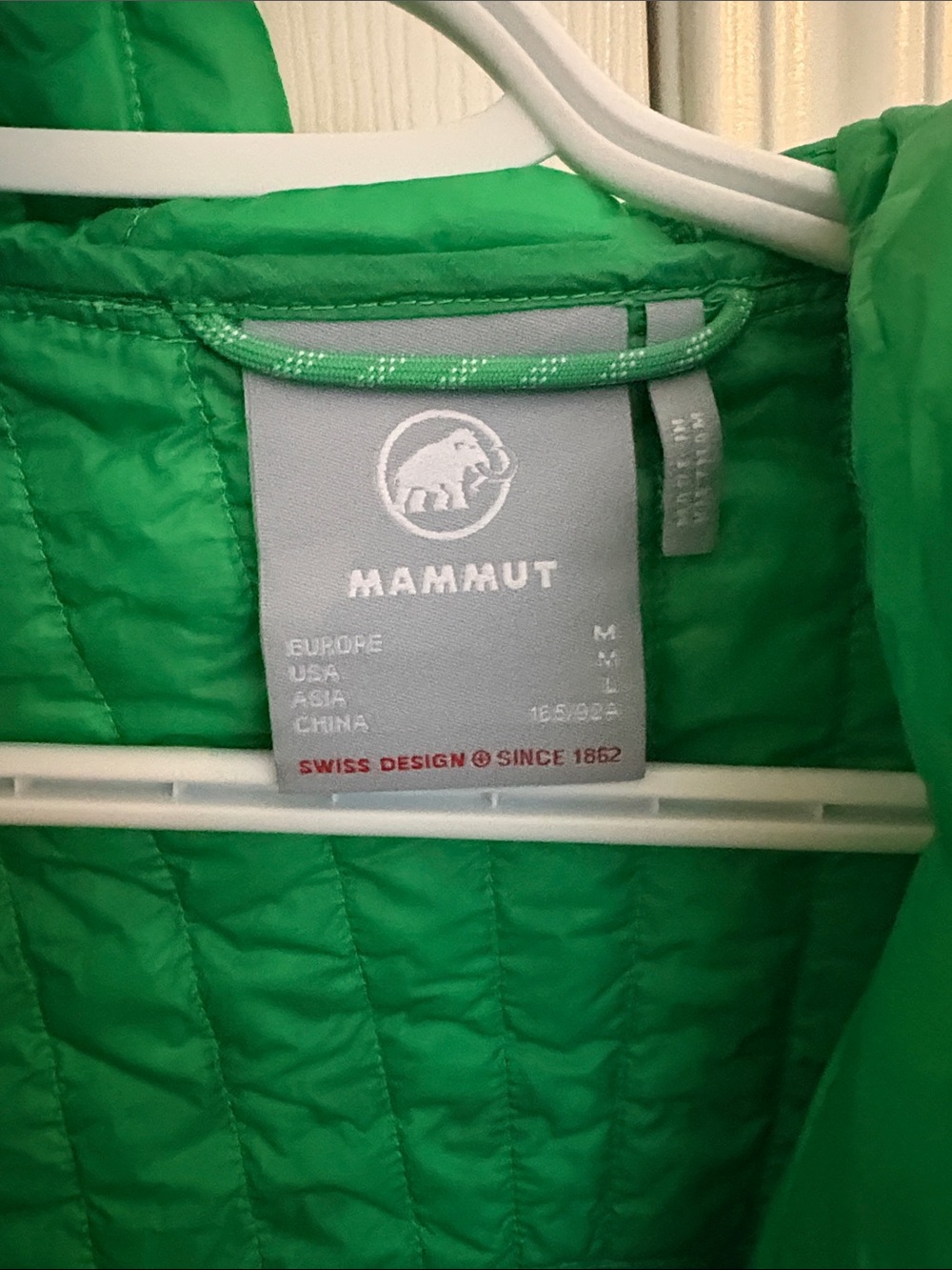 Mammut Green Broad Peak Light IN Hooded Jacket - Picture 2 of 3